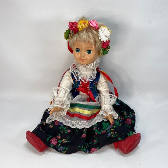 European Ethnic Dressed Sleepy Eye Vinyl Doll Short Blond Hair Ribbons 18" Tall - Picture 10 of 15